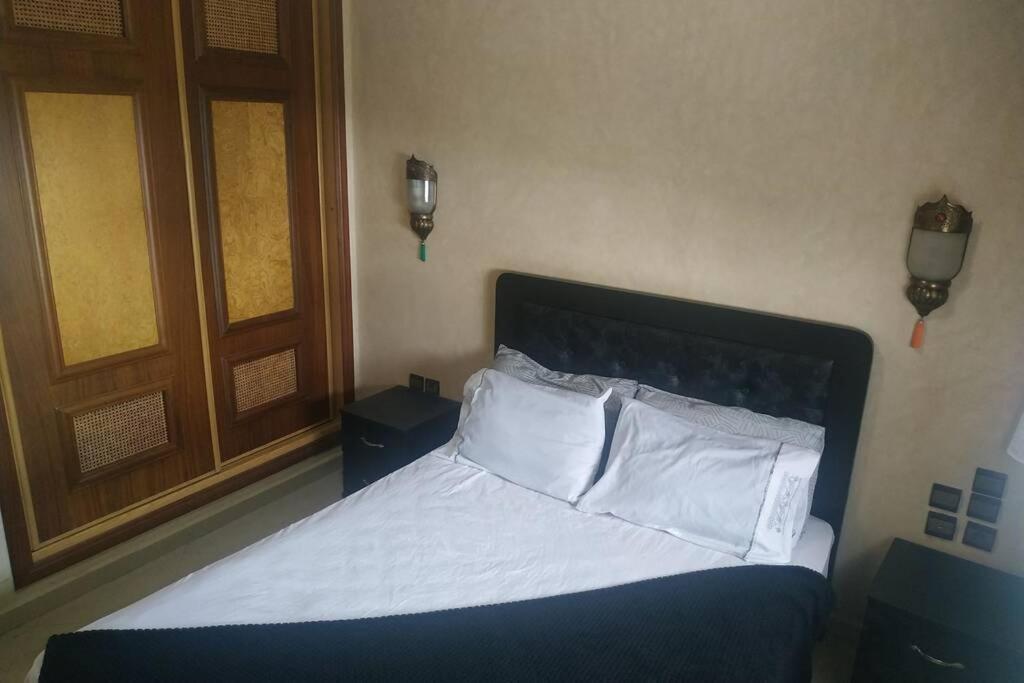 Superbe appartement en résidence privée devant la mer avec piscine Bouznika Extérieur photo