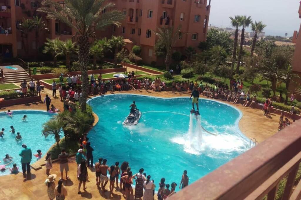 Superbe appartement en résidence privée devant la mer avec piscine Bouznika Extérieur photo