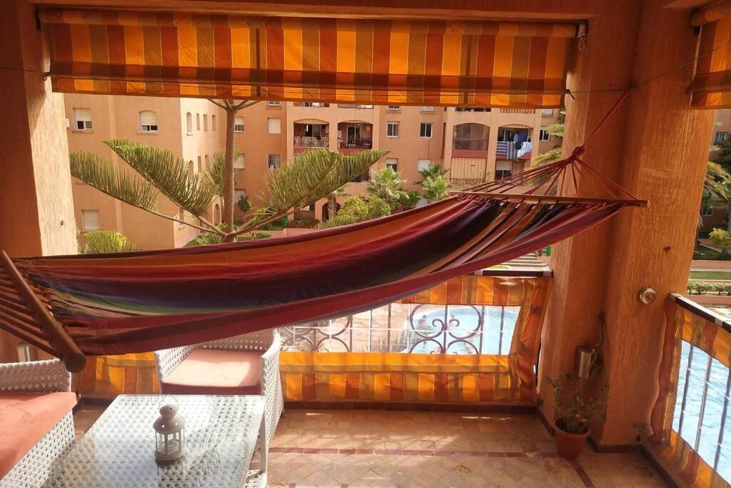 Superbe appartement en résidence privée devant la mer avec piscine Bouznika Extérieur photo