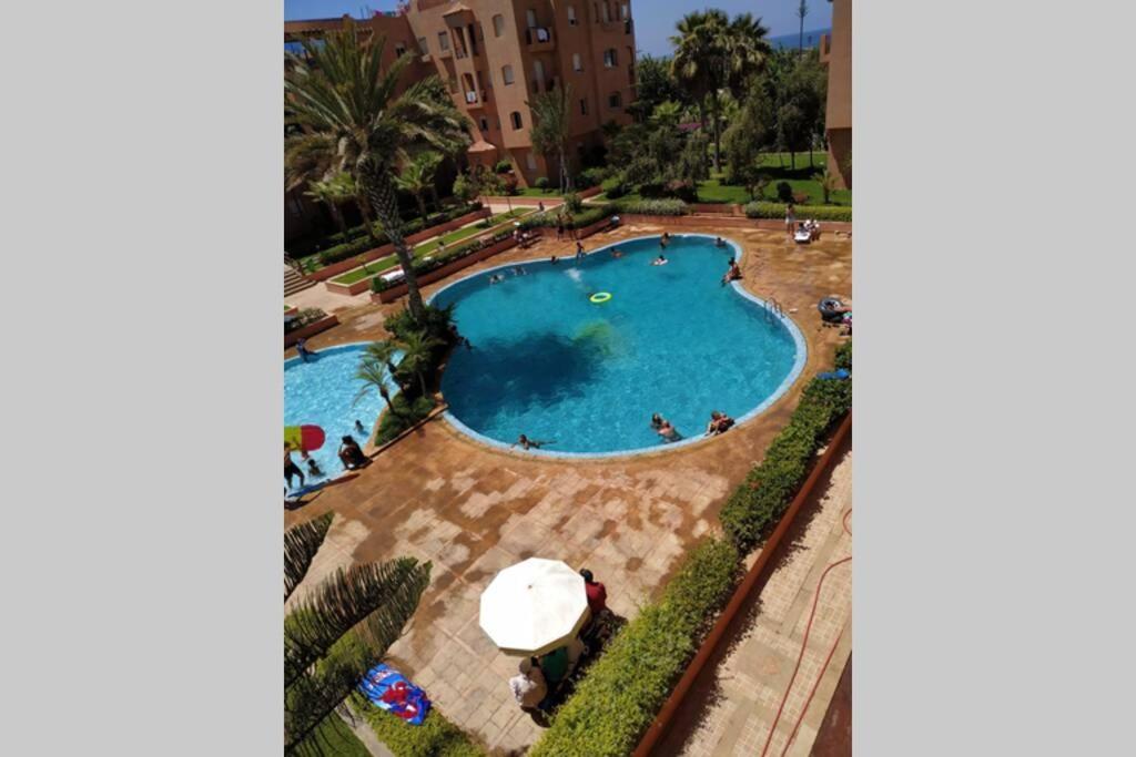 Superbe appartement en résidence privée devant la mer avec piscine Bouznika Extérieur photo